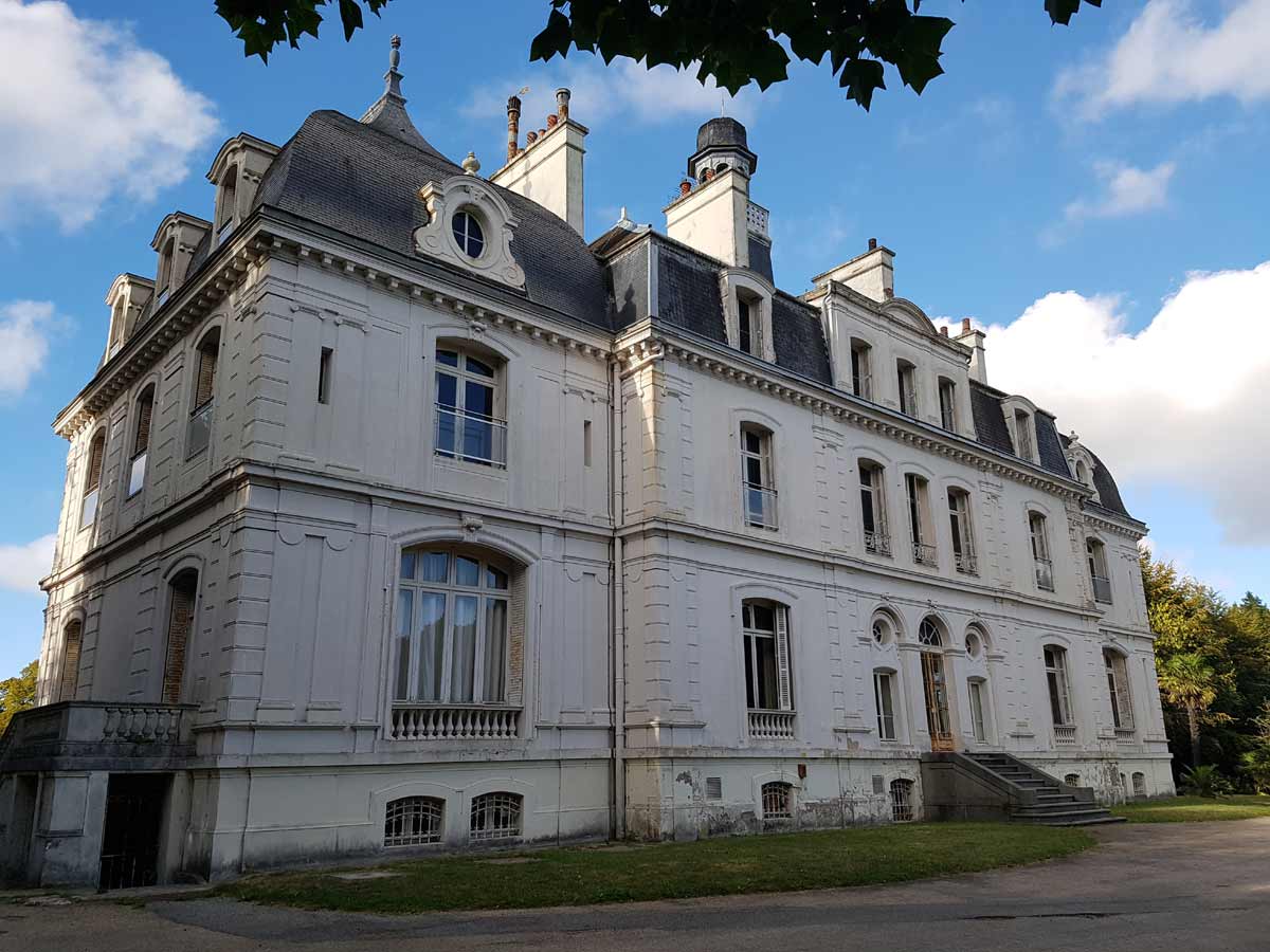 Le château de la Briantais, construit en 1850.