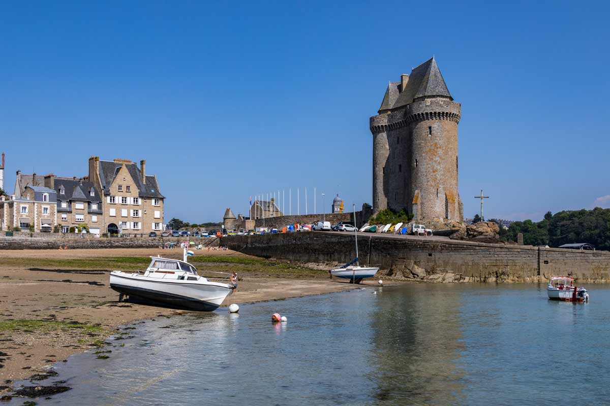 Tour Solidor et la plage Saint Père