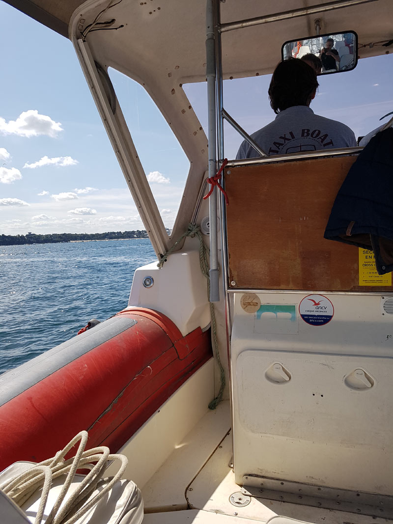 Traversée vers Cézembre en bateau taxi.